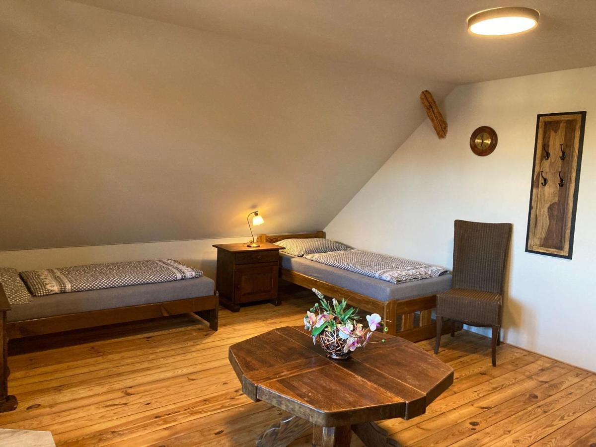 Penzion, Restaurace Jaro Vesin Brdy Rozmital pod Tremsinem Zewnętrze zdjęcie