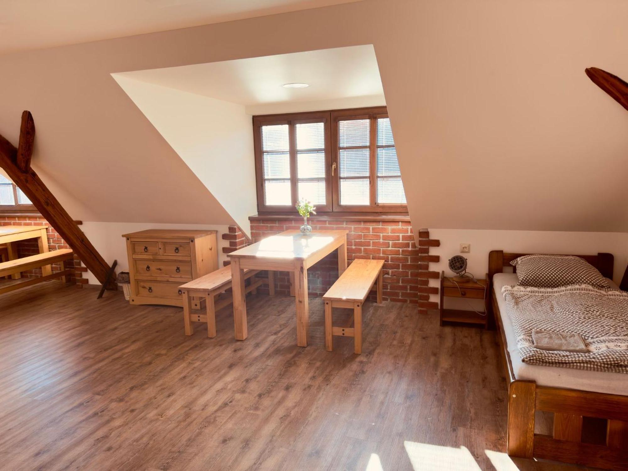 Penzion, Restaurace Jaro Vesin Brdy Rozmital pod Tremsinem Zewnętrze zdjęcie