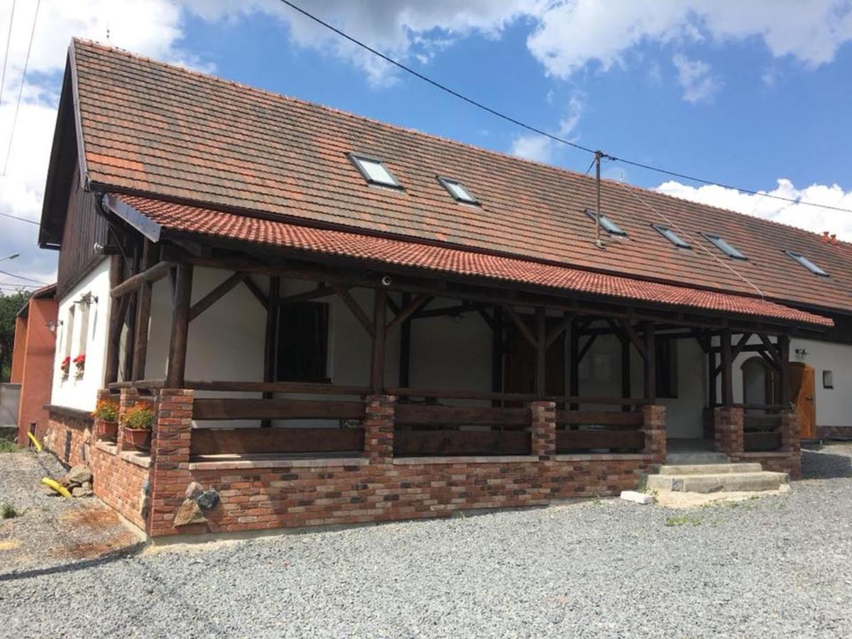 Penzion, Restaurace Jaro Vesin Brdy Rozmital pod Tremsinem Zewnętrze zdjęcie